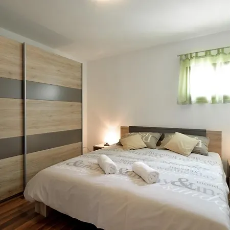 Oliva Apartment *